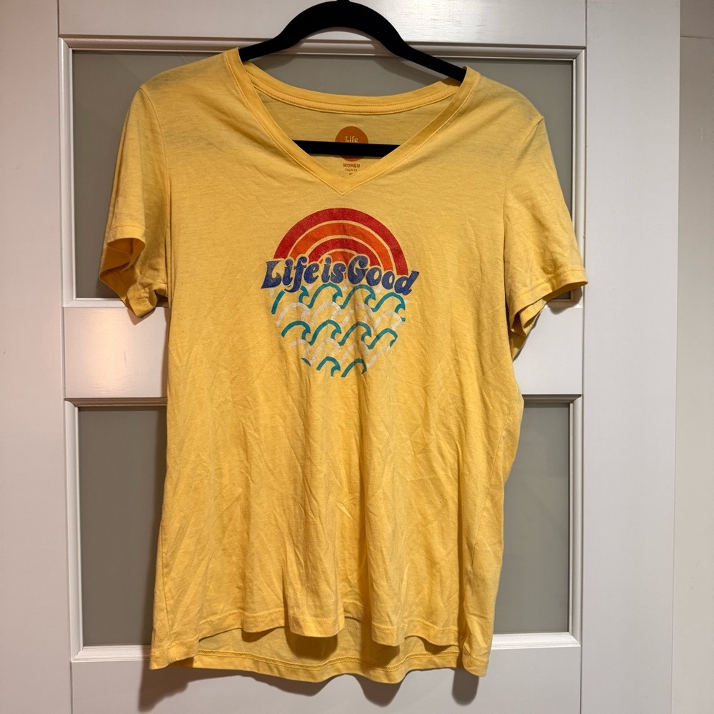 Life is Good Women’s Yellow Short Sleeve V-Neck T-Shirt - Size M